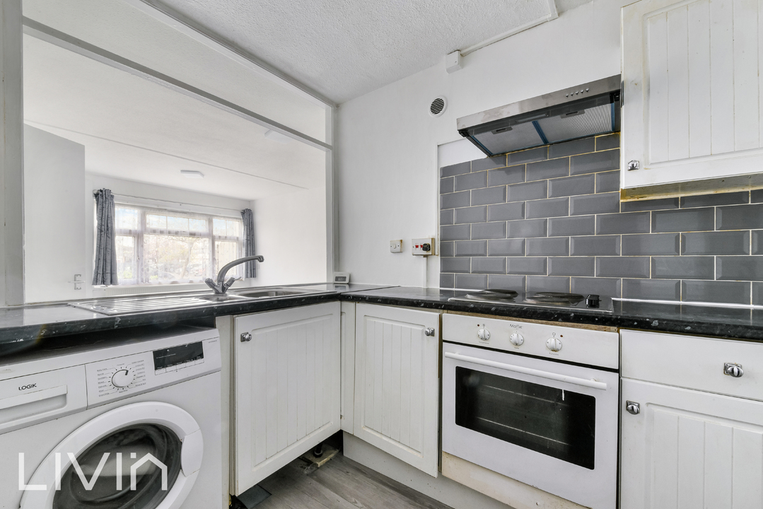 1 bed maisonette for sale in Renown Close, Croydon 3