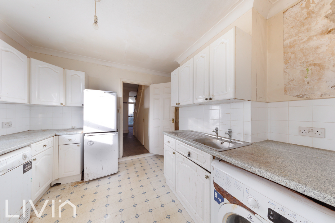 3 bed end of terrace house for sale in Clarendon Road, Croydon  - Property Image 9