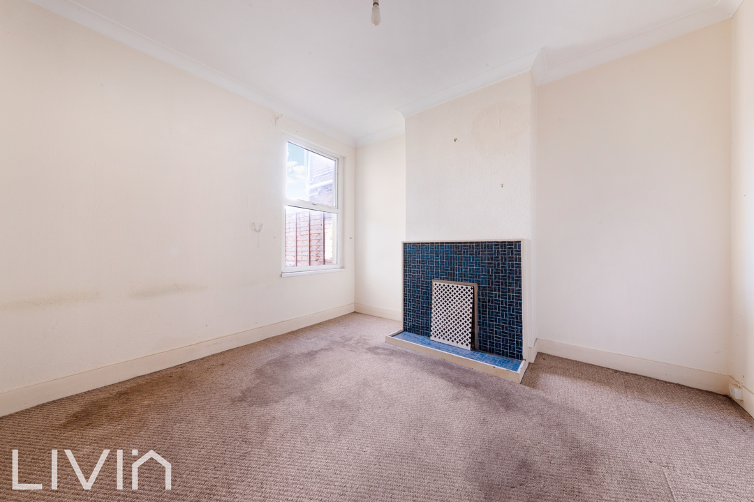 3 bed end of terrace house for sale in Clarendon Road, Croydon  - Property Image 2