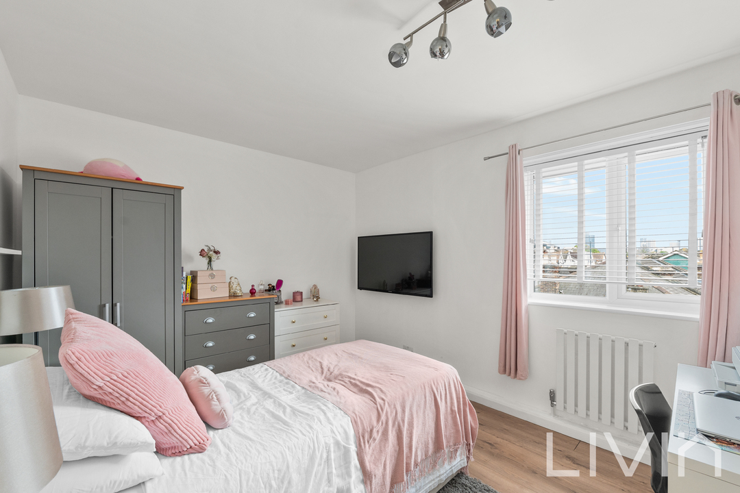 2 bed apartment for sale in Meadowbridge Court, Croydon 8