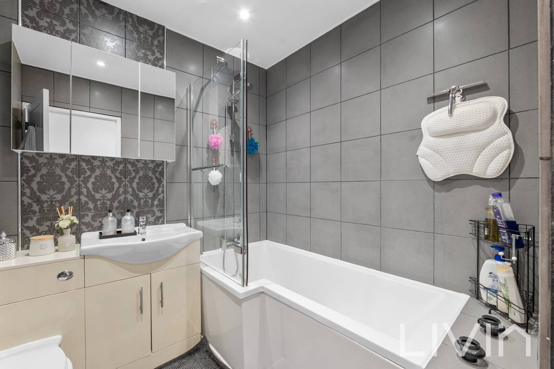 2 bed apartment for sale in Meadowbridge Court, Croydon 9