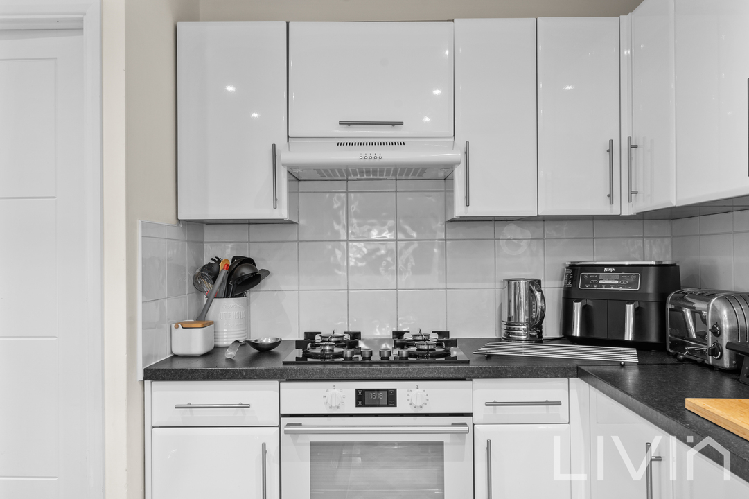 2 bed apartment for sale in Meadowbridge Court, Croydon  - Property Image 3