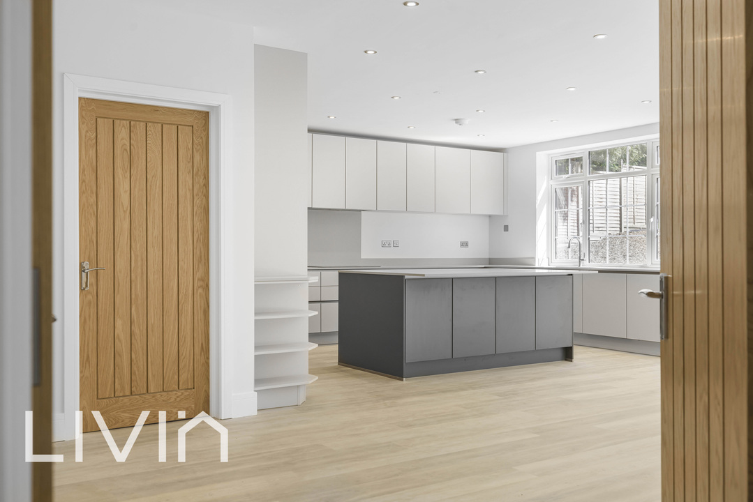 7 bed detached house for sale in Addiscombe Road, Croydon  - Property Image 6