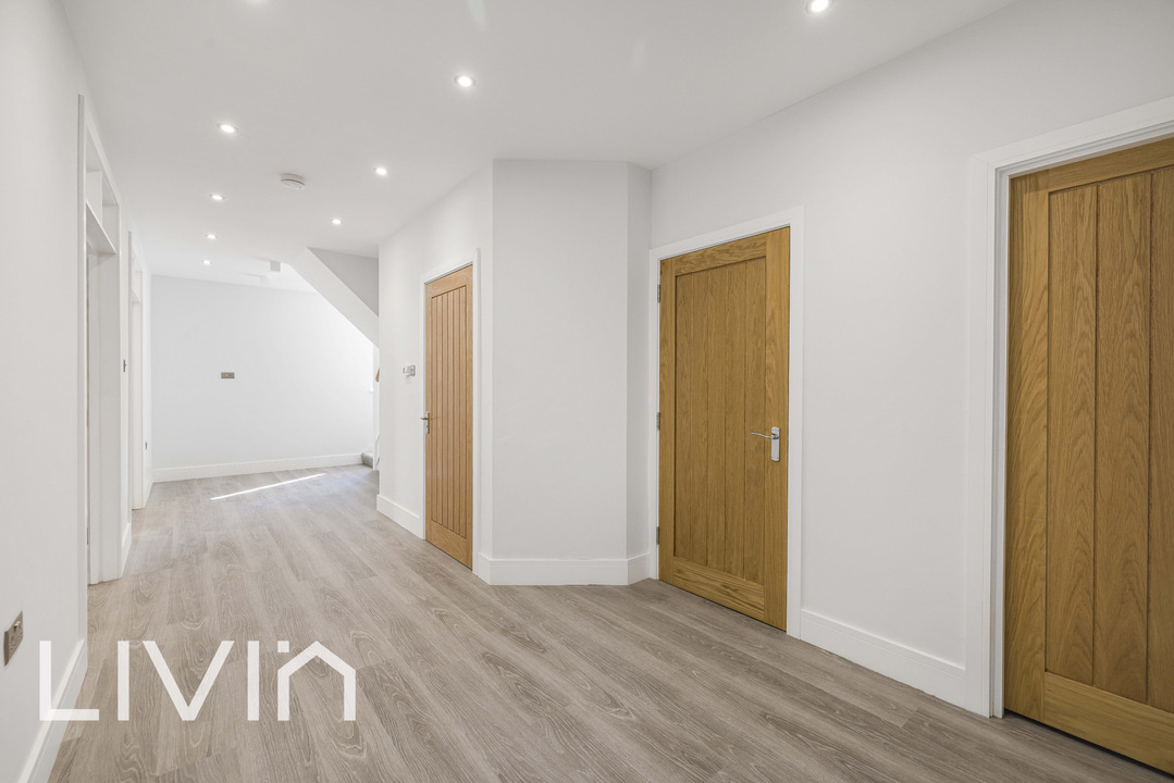 7 bed detached house for sale in Addiscombe Road, Croydon  - Property Image 3