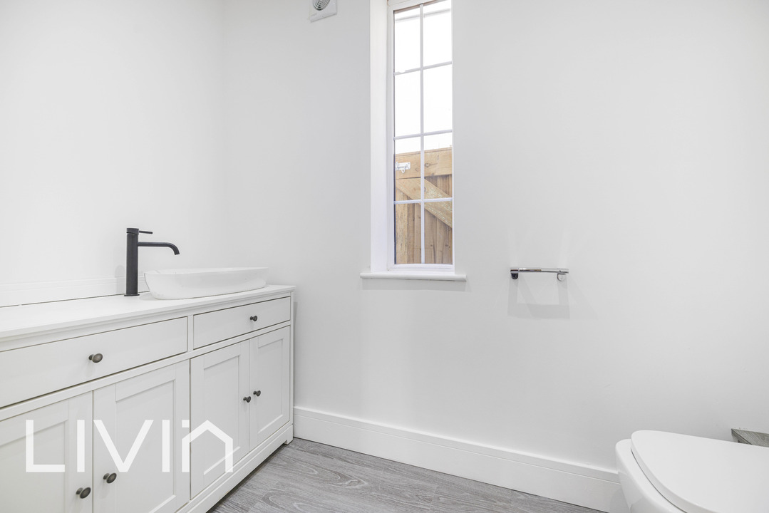 7 bed detached house for sale in Addiscombe Road, Croydon  - Property Image 4