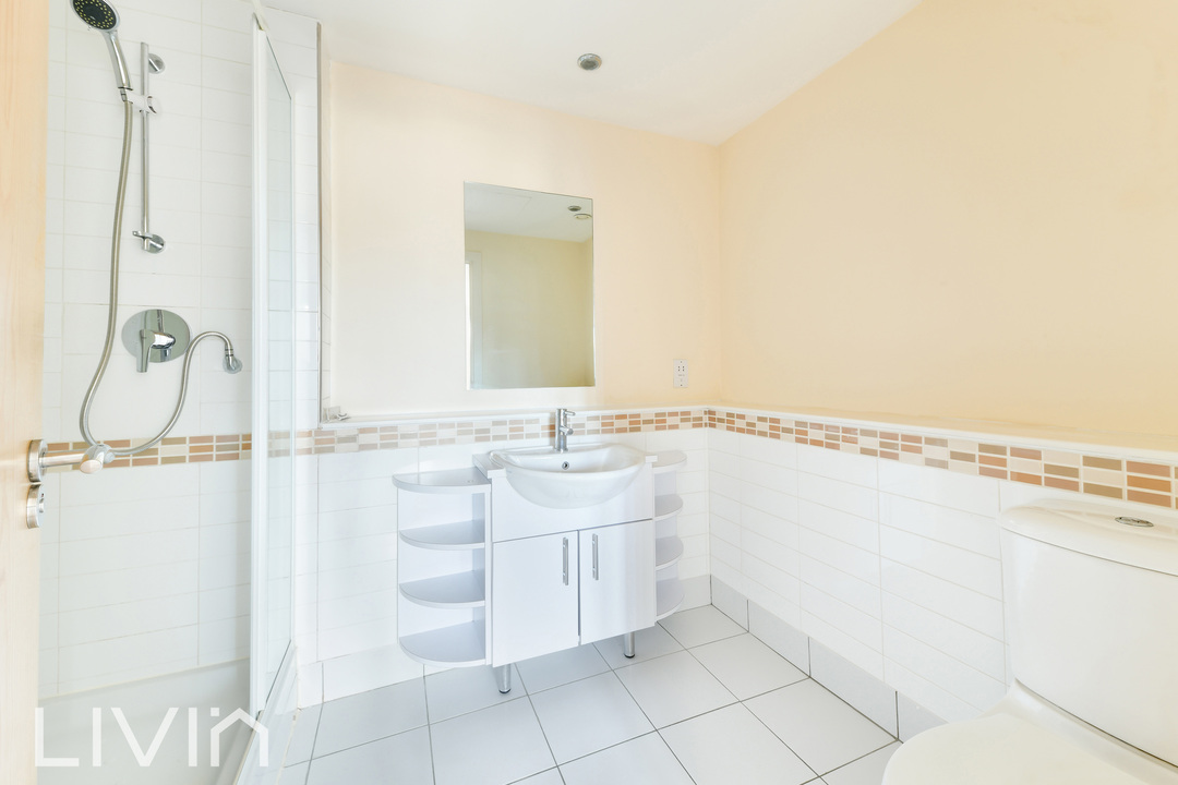 2 bed apartment to rent in Park Lane, Croydon 7