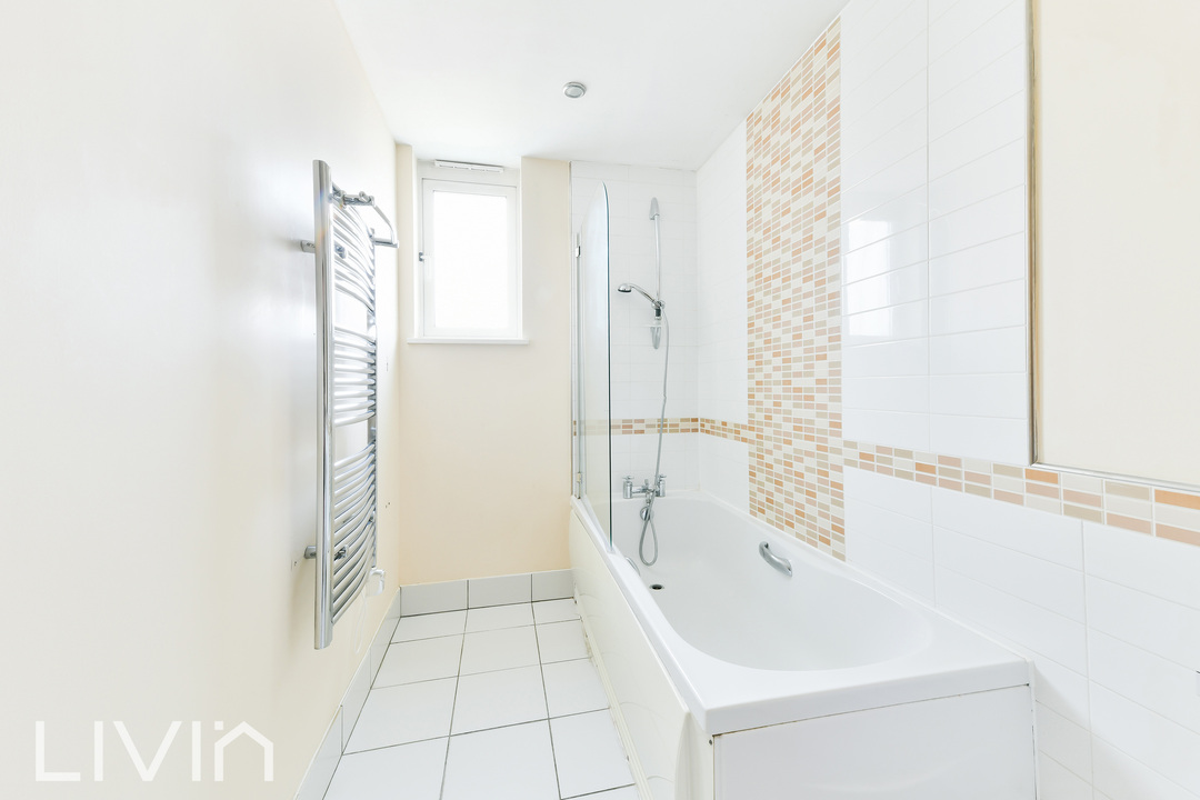 2 bed apartment to rent in Park Lane, Croydon 10