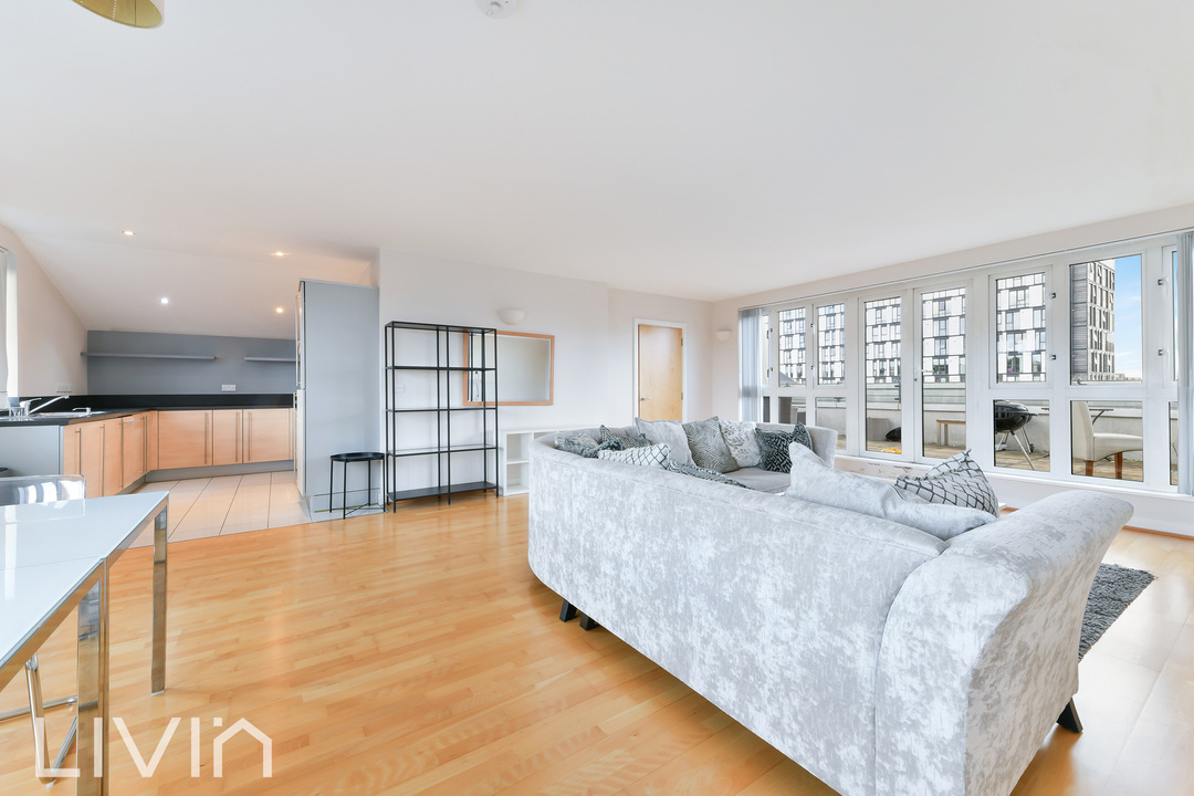 2 bed apartment to rent in Park Lane, Croydon 1