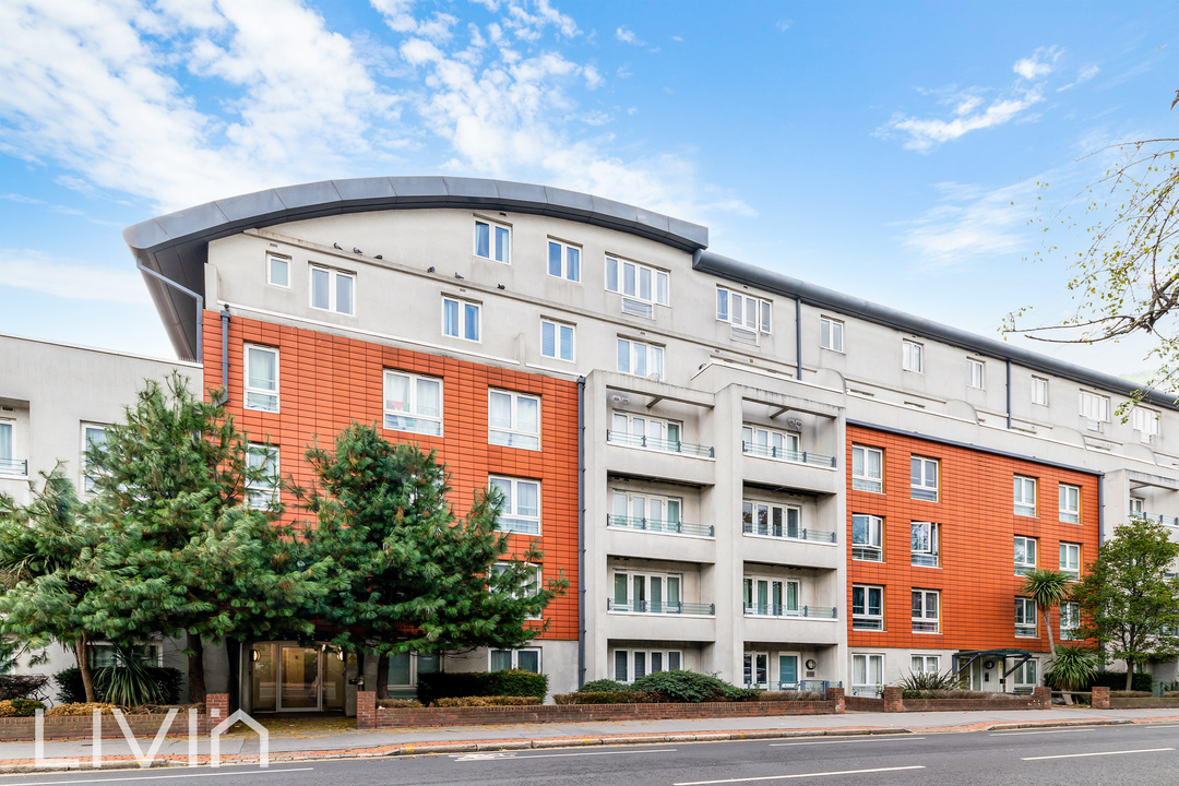 2 bed apartment to rent in Park Lane, Croydon, CR0