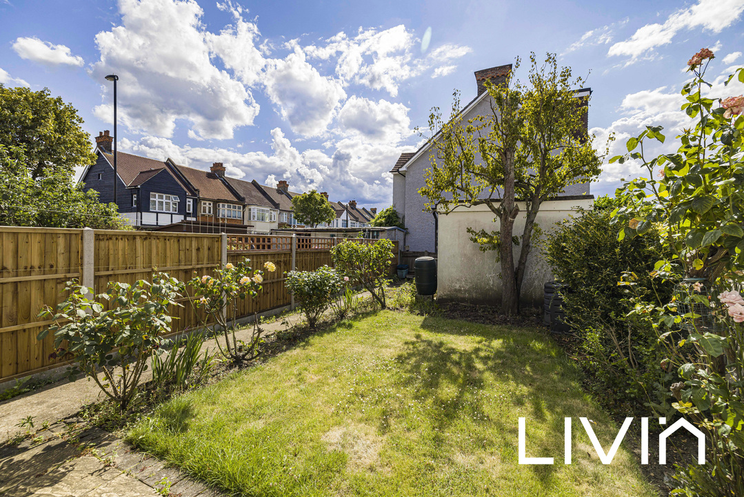 4 bed terraced house for sale in Shirley Road, Croydon  - Property Image 2