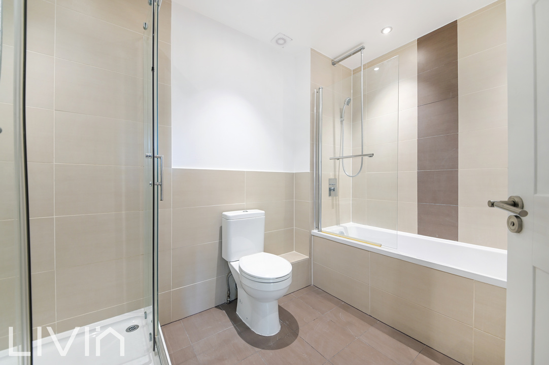 2 bed apartment for sale in Barclay Road, Croydon 5