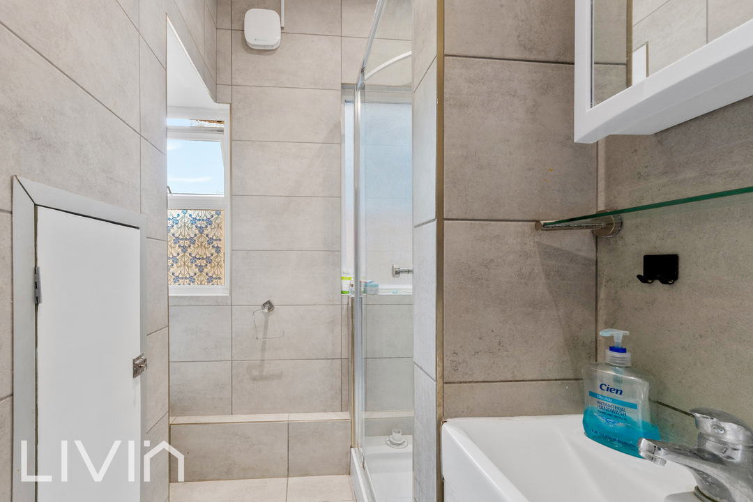 1 bed apartment for sale in Milton Road, Croydon 8