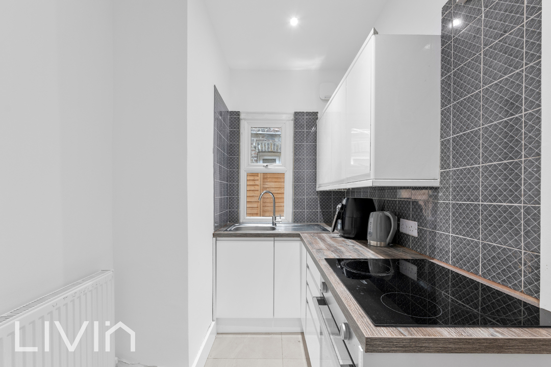 1 bed apartment for sale in Milton Road, Croydon 6
