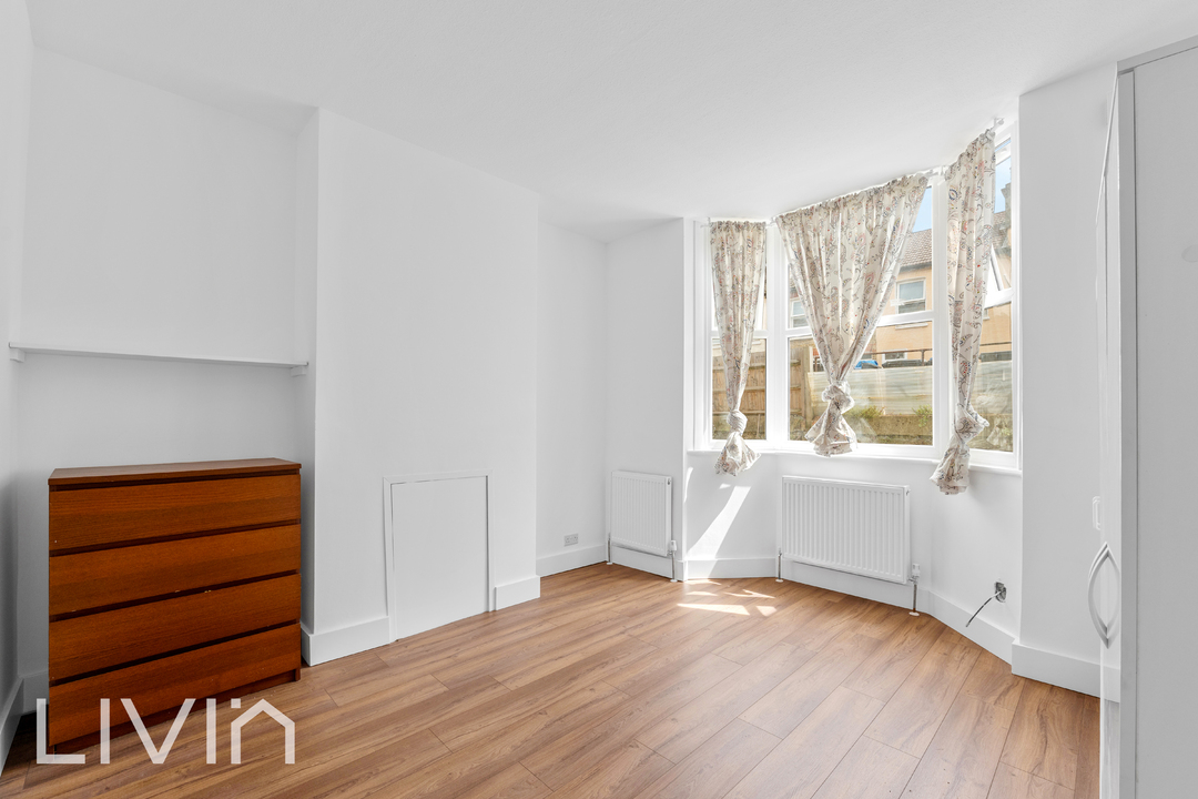 1 bed apartment for sale in Milton Road, Croydon 9