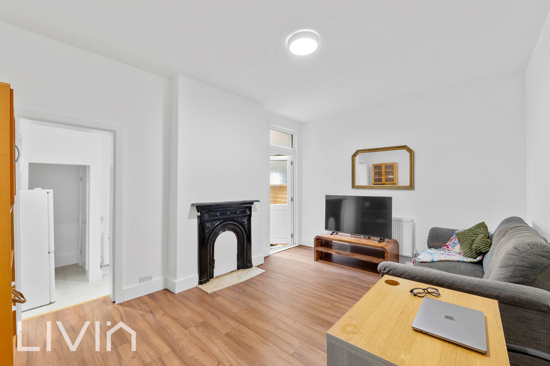 1 bed apartment for sale in Milton Road, Croydon 1