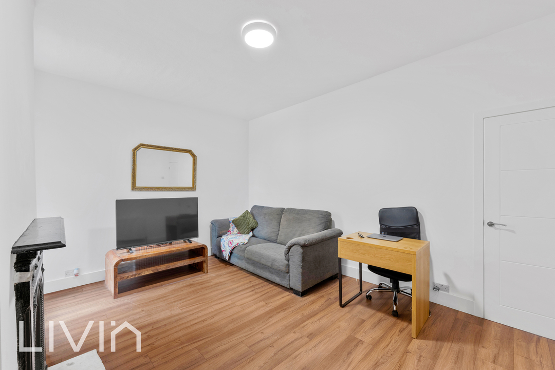 1 bed apartment for sale in Milton Road, Croydon 4
