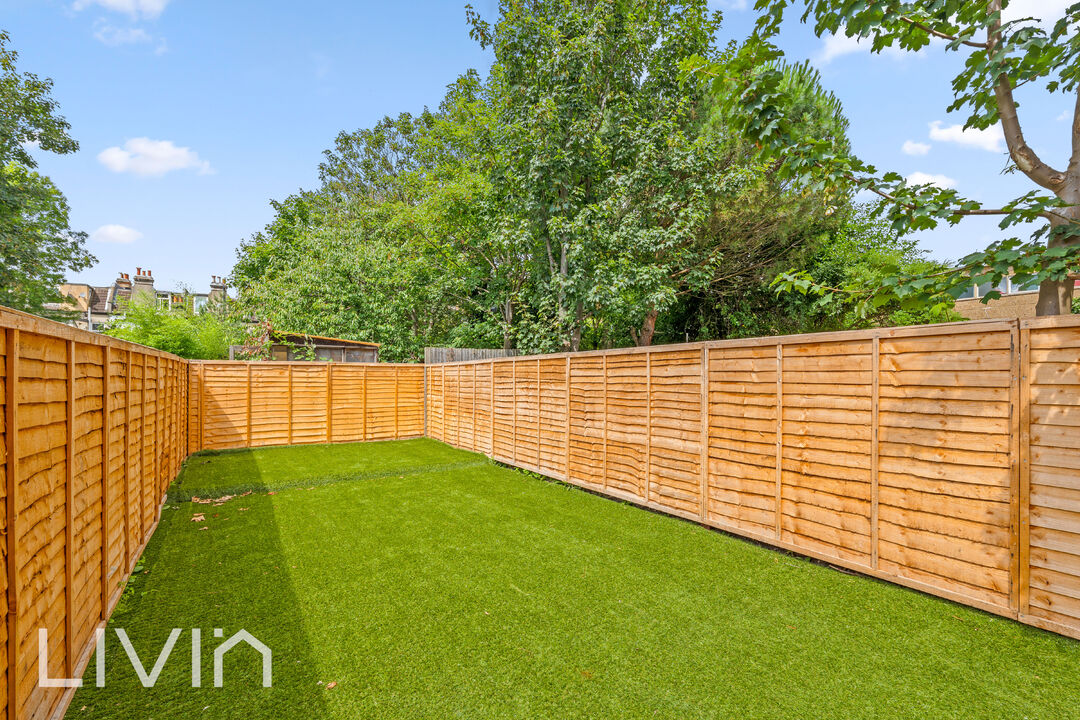 1 bed apartment for sale in Milton Road, Croydon 15