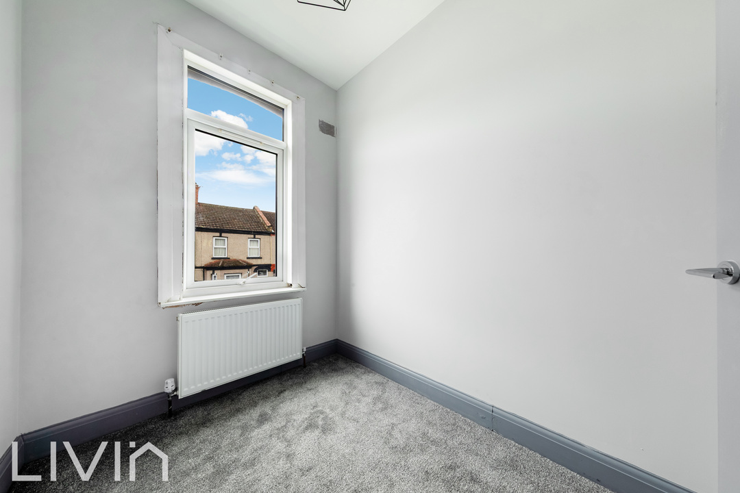 3 bed terraced house to rent in Malcolm Road, London  - Property Image 9