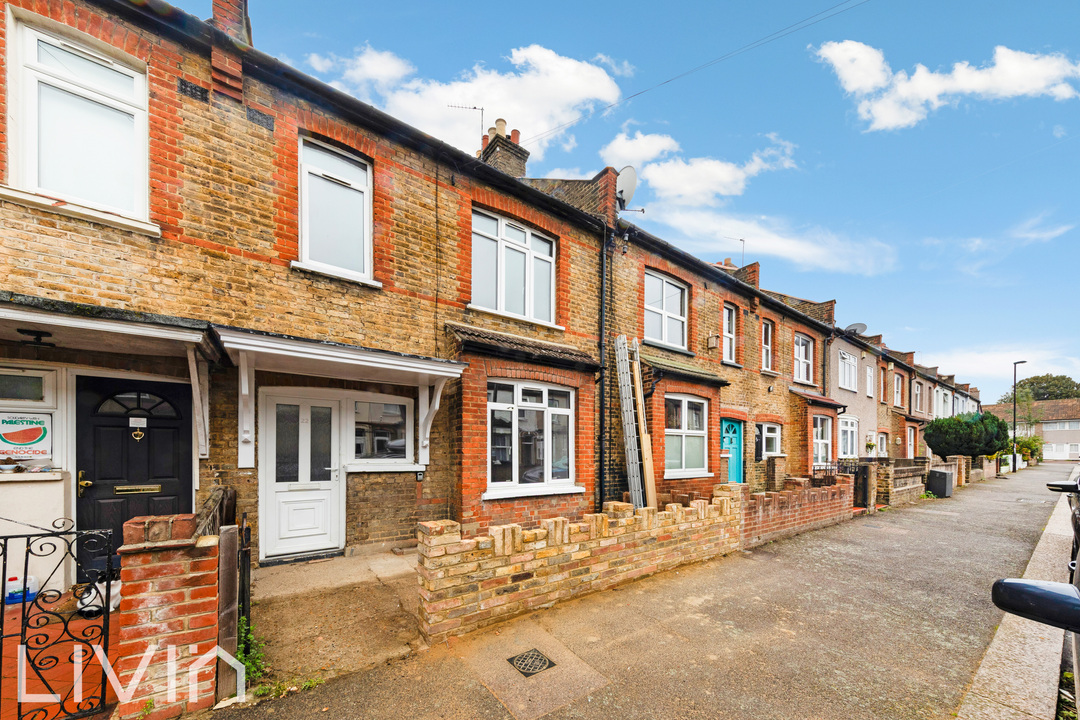 3 bed terraced house to rent in Malcolm Road, London  - Property Image 1