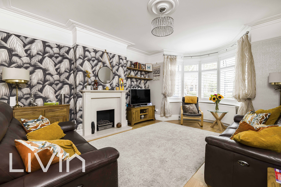 3 bed terraced house for sale in Kingscote Road, Croydon  - Property Image 2