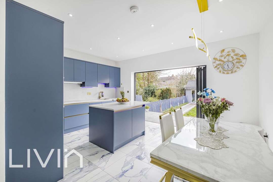 5 bed house for sale in Strathyre Avenue, London  - Property Image 3