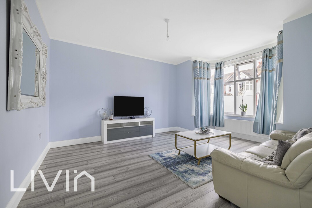 5 bed house for sale in Strathyre Avenue, London 8