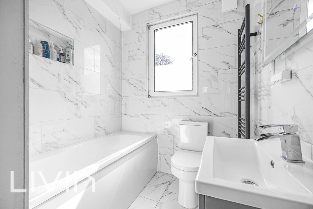 5 bed house for sale in Strathyre Avenue, London 13