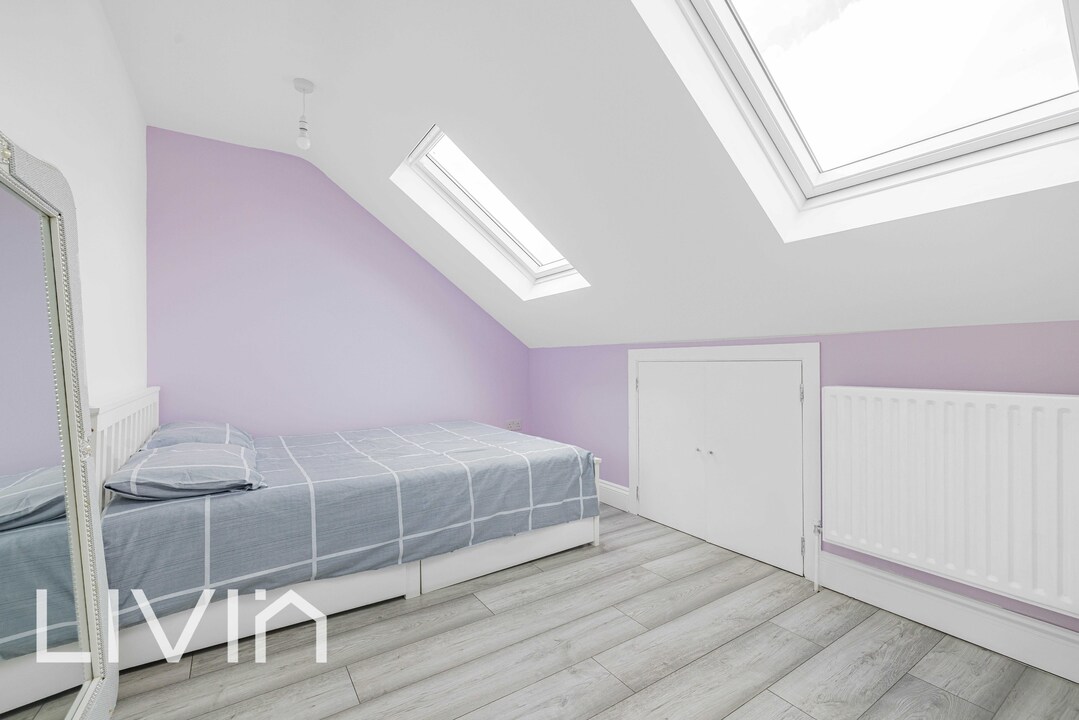 5 bed house for sale in Strathyre Avenue, London 11