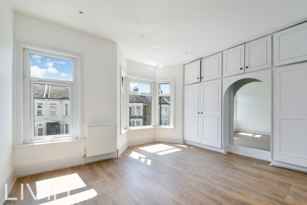 3 bed terraced house to rent in Boswell Road, Thornton Heath 5