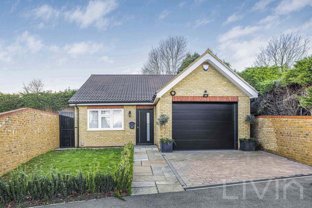 2 bed detached bungalow for sale, Coulsdon - Property Image 1