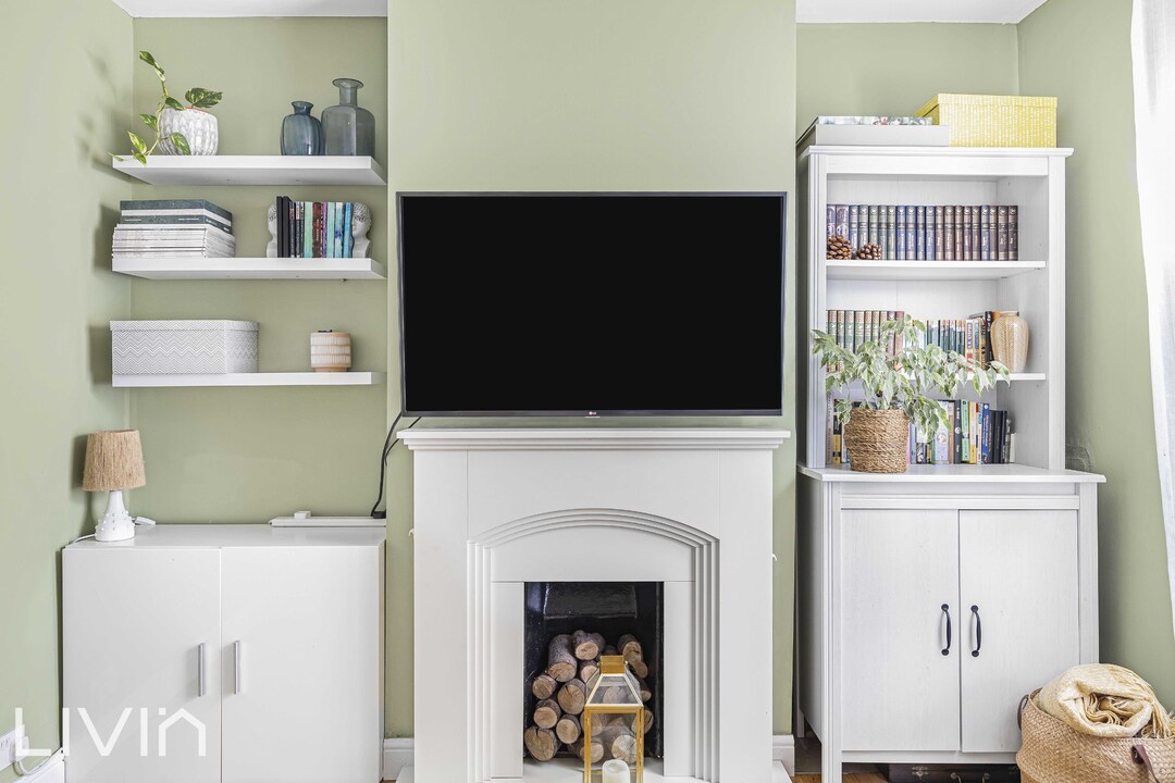 2 bed terraced house for sale in Warren Road, Croydon 3