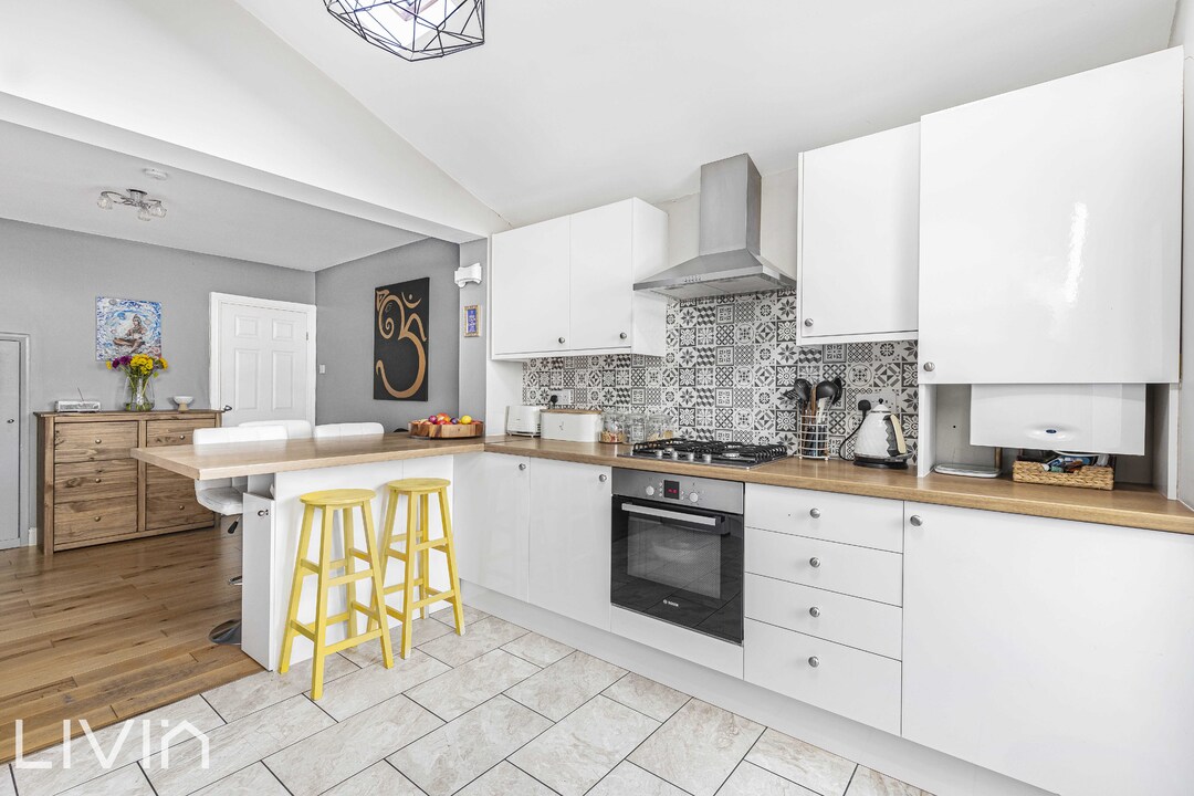 2 bed terraced house for sale in Warren Road, Croydon 11