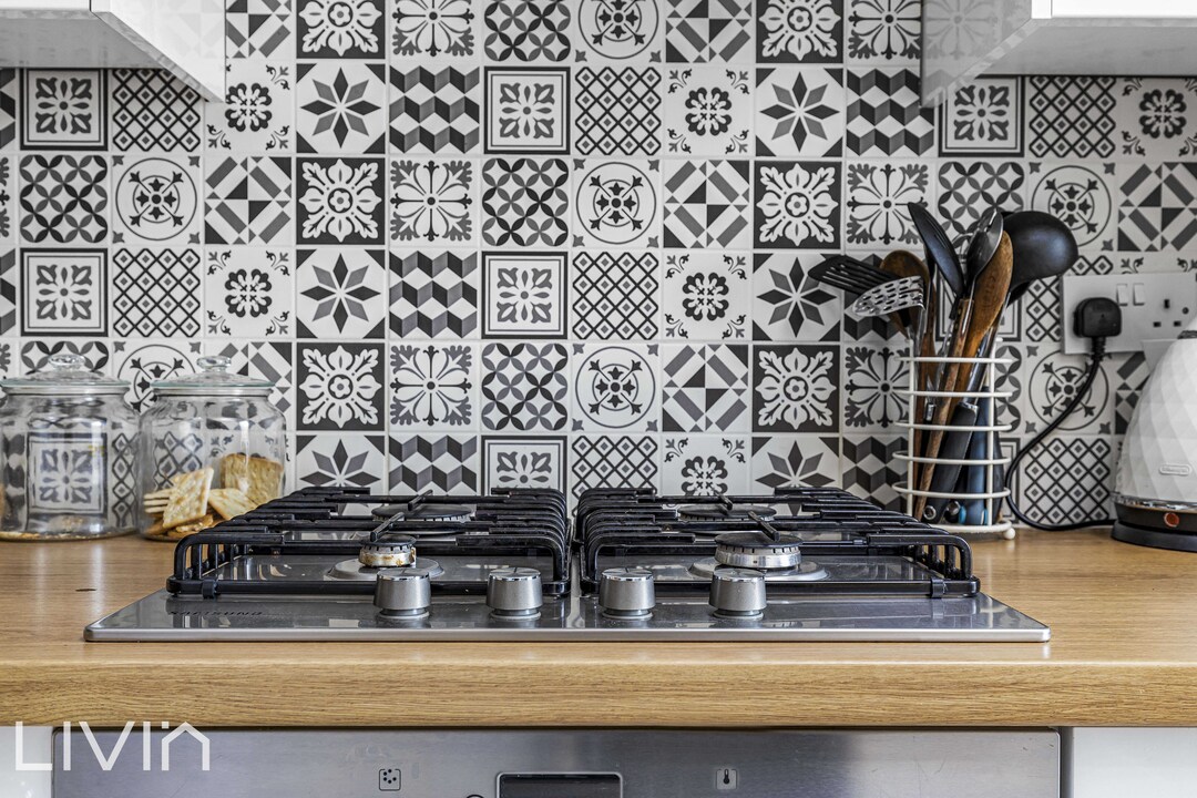 2 bed terraced house for sale in Warren Road, Croydon 12