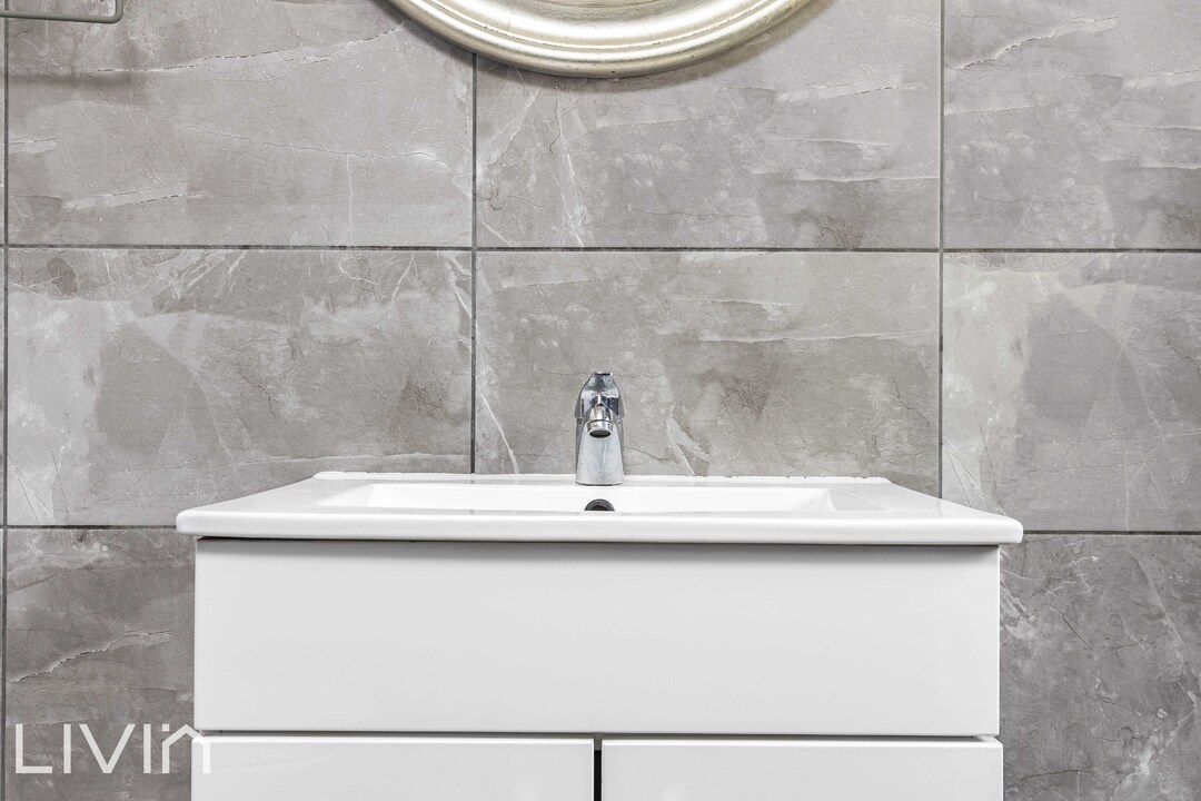 2 bed terraced house for sale in Warren Road, Croydon 19