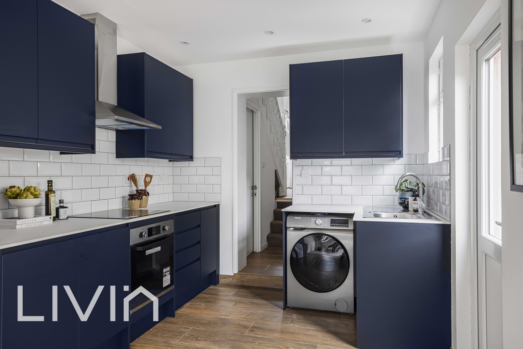 3 bed terraced house for sale in Grange Park Road, Thornton Heath 9