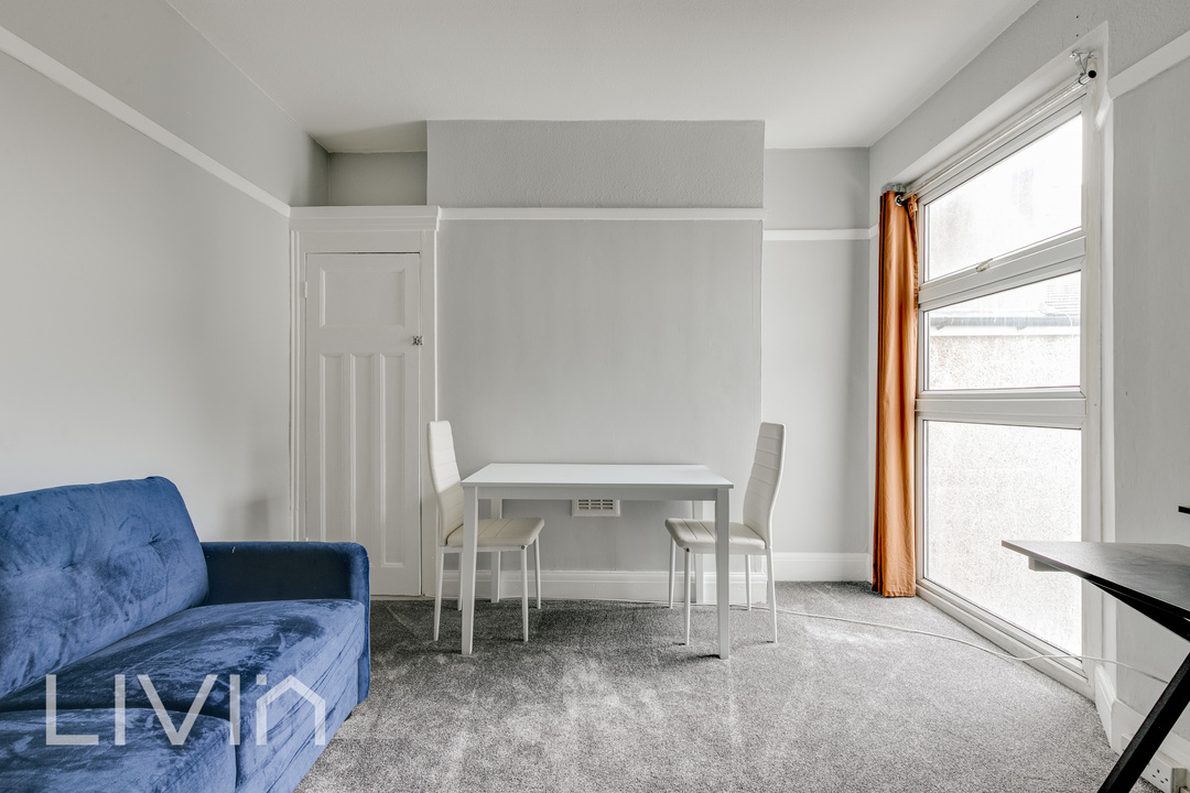 3 bed apartment for sale in Grange Road, London 6