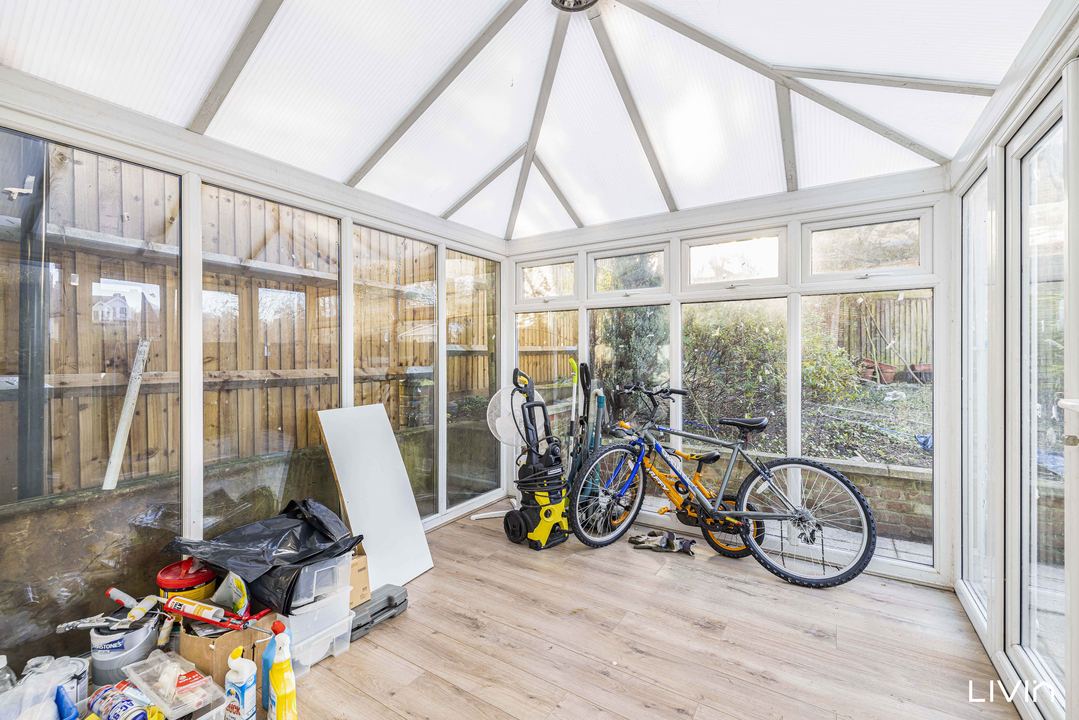 3 bed terraced house for sale in Glenn Avenue, Purley 5