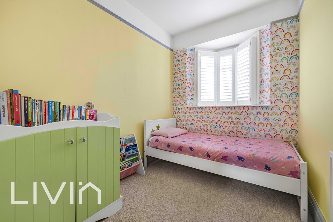 4 bed end of terrace house for sale in Ashburton Avenue, Croydon 20