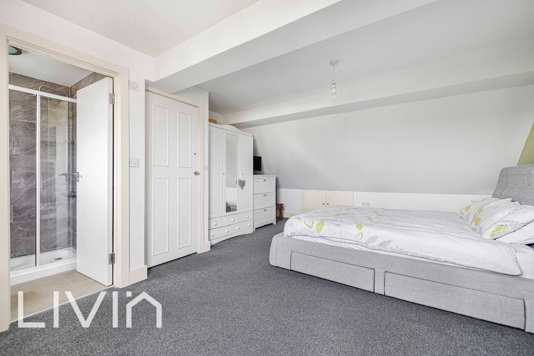 4 bed end of terrace house for sale in Ashburton Avenue, Croydon 24