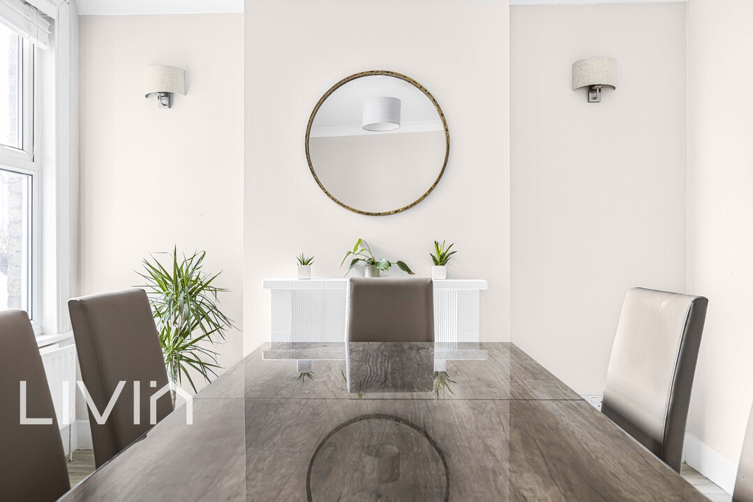 2 bed end of terrace house for sale in Ravenswood Road, Croydon 3