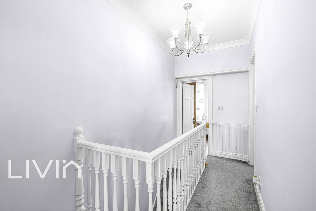 2 bed end of terrace house for sale in Ravenswood Road, Croydon  - Property Image 13