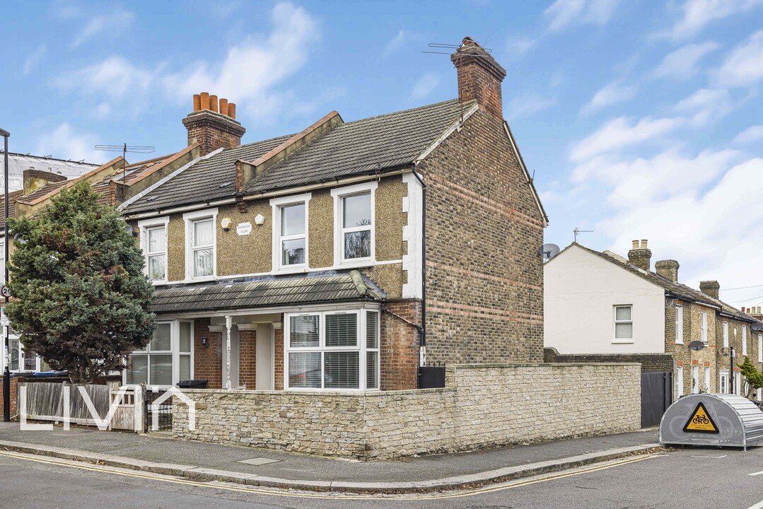 2 bed end of terrace house for sale in Ravenswood Road, Croydon  - Property Image 22