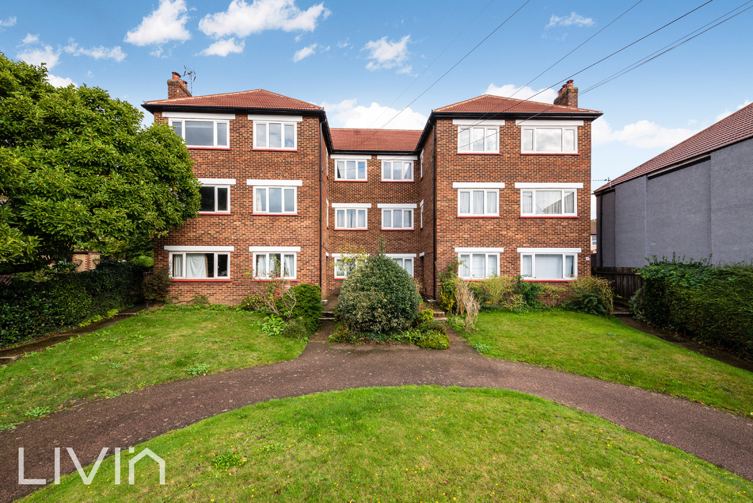 2 bed apartment to rent in Selsdon Road, South Croydon  - Property Image 1