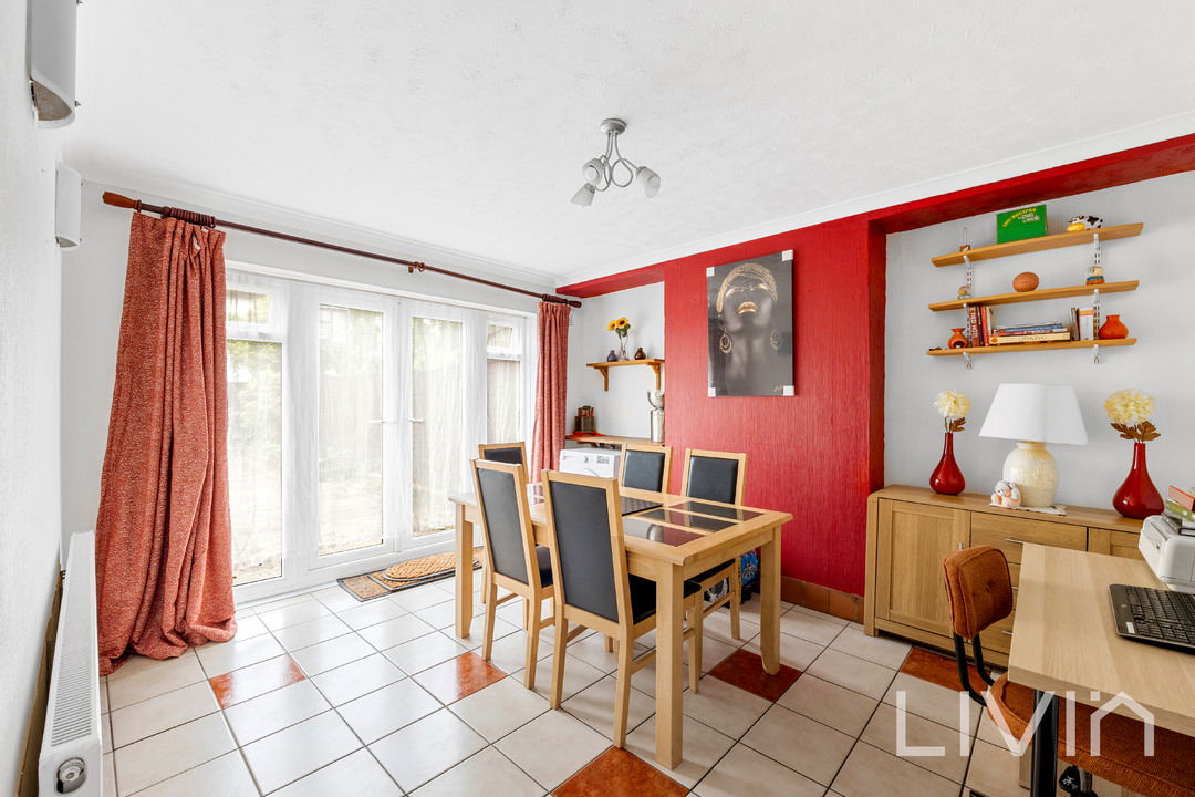 3 bed end of terrace house for sale in Beddington Lane, Croydon 4