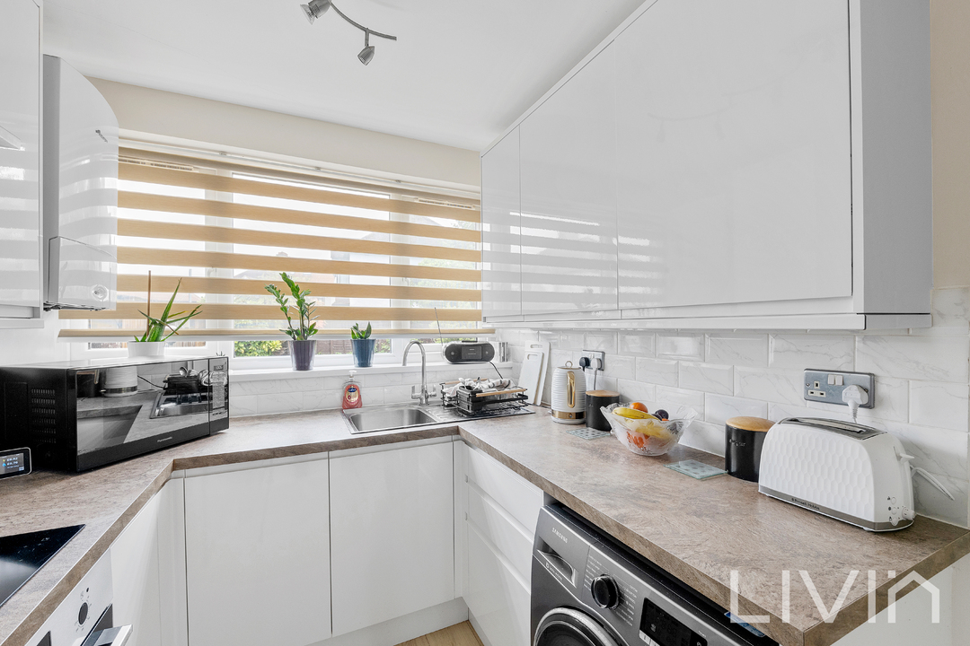 3 bed end of terrace house for sale in Beddington Lane, Croydon  - Property Image 7