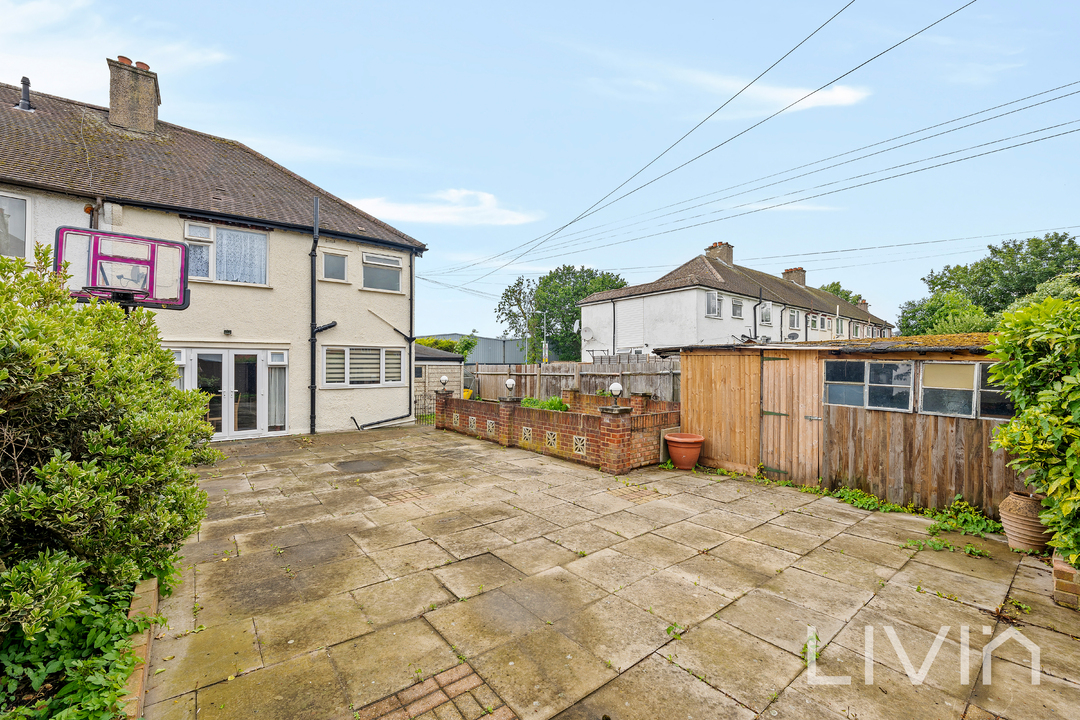 3 bed end of terrace house for sale in Beddington Lane, Croydon  - Property Image 9