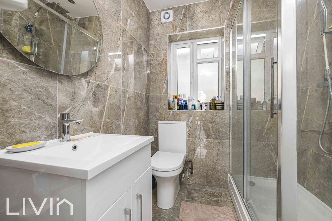 5 bed end of terrace house for sale in Almond Way, Mitcham  - Property Image 21