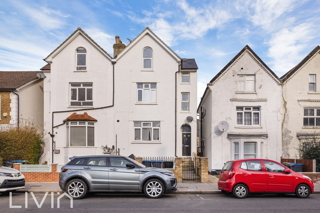 2 bed apartment to rent in Waddon Road, Croydon  - Property Image 1