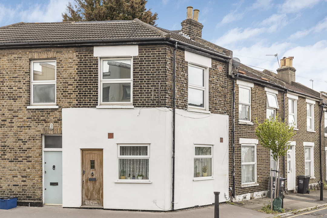 1 bed apartment for sale in Percy Road, London  - Property Image 1
