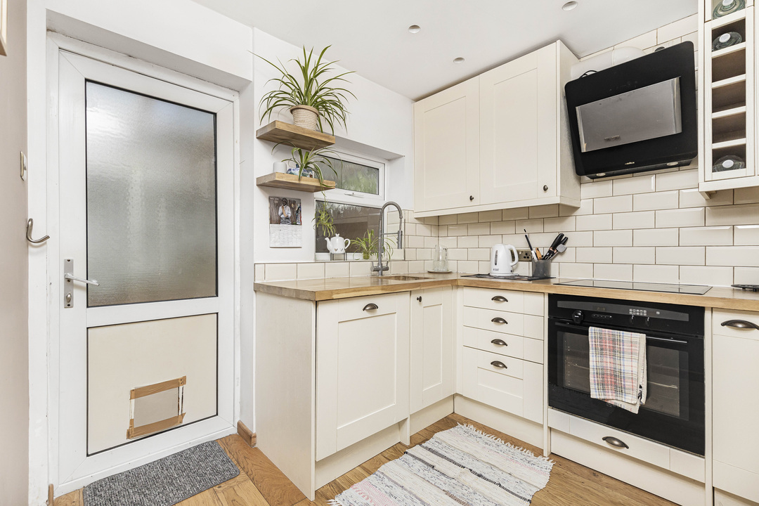 1 bed apartment for sale in Percy Road, London  - Property Image 9